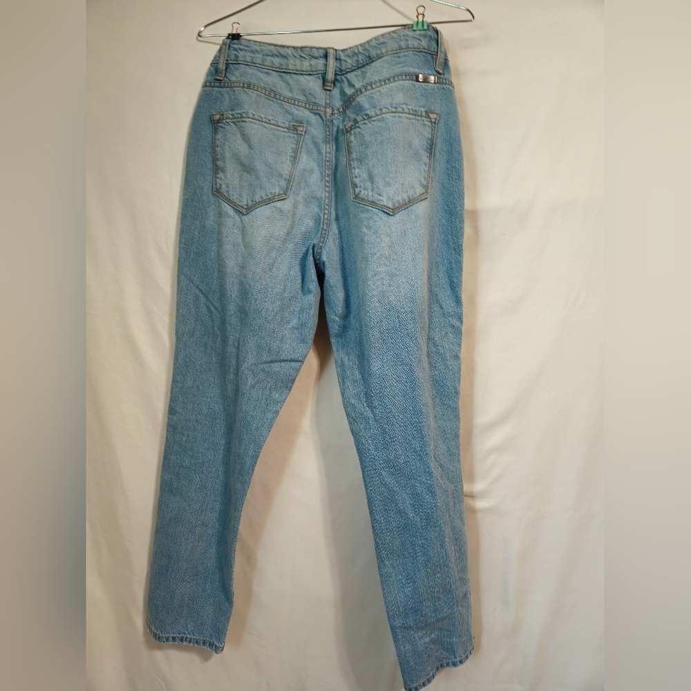Can can light blue ripped jeans straight leg